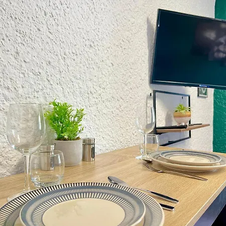 Magnifique ~hipster~ Porte Du Futuroscope シャッスヌイユ・デュ・ポワト